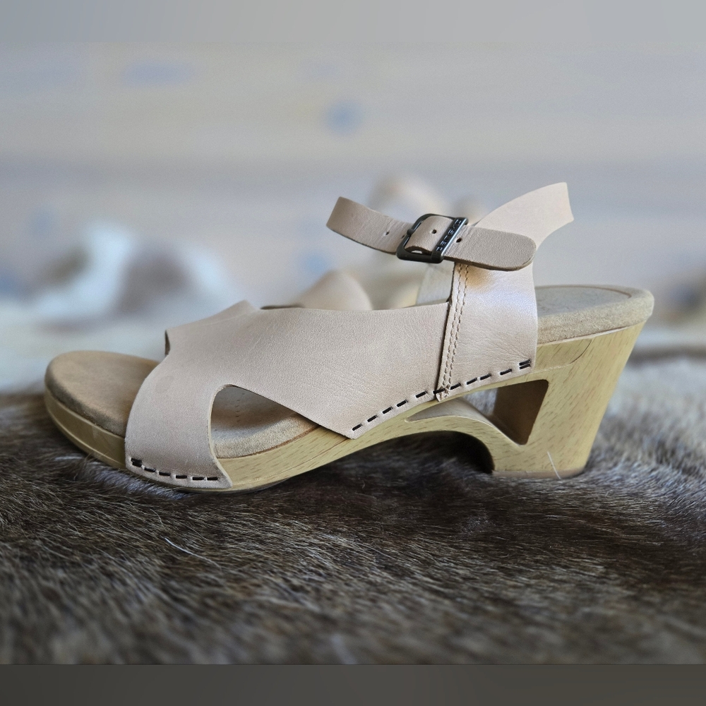 Dansko Tasha Leather Clog Sandals with Cut-Out Heels size 40 / 9 - Picture 2 of 16